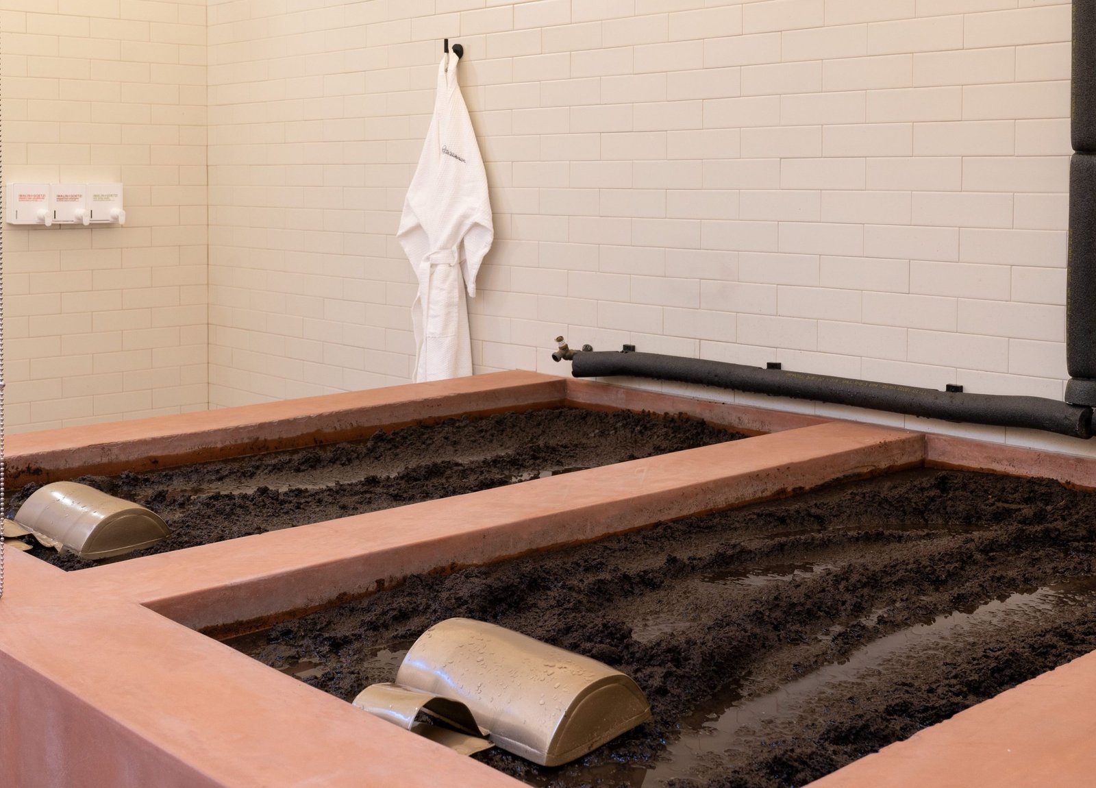 Mud Therapy Rooms Thumbnail 2